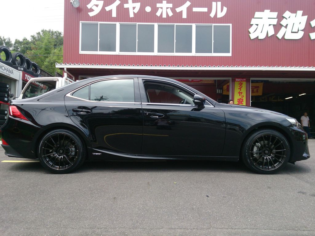 Lexus IS300Hホイル